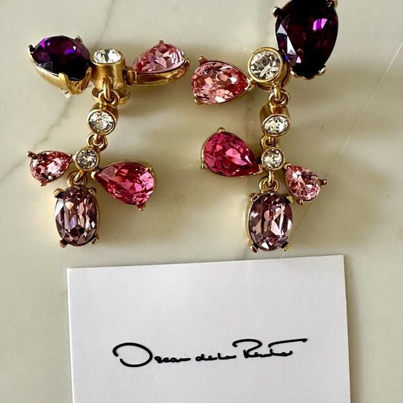Oscar de La Renta chandellier earrings - Picture 3 of 4